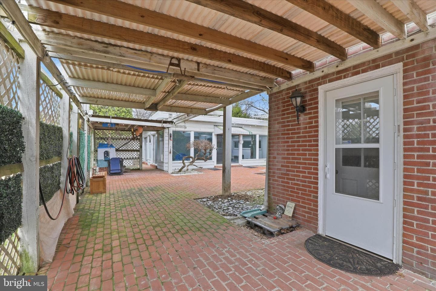 115 E Roseville Road photo 45