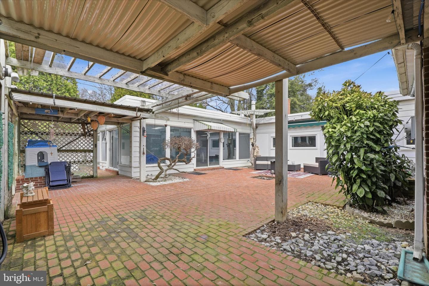 115 E Roseville Road photo 46