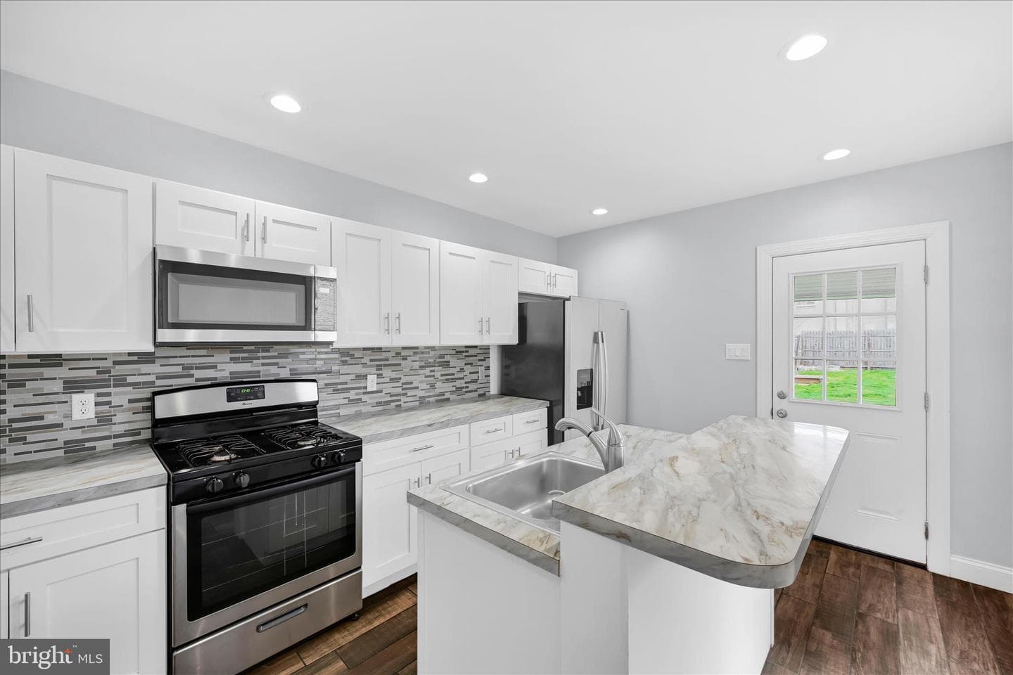 227 N 3rd Street photo 7