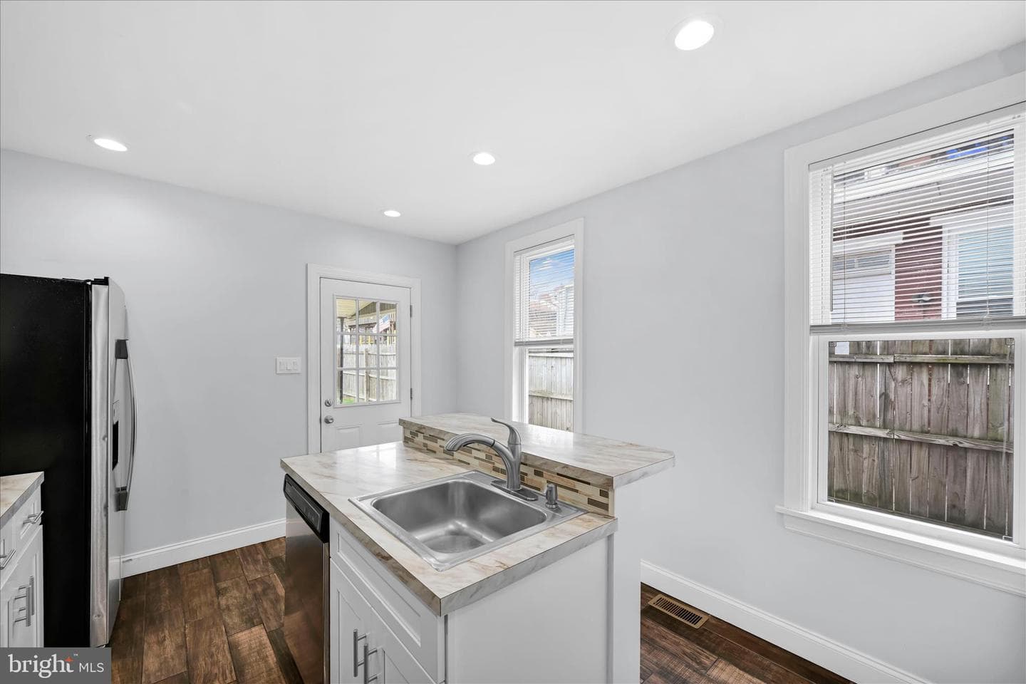 227 N 3rd Street photo 8