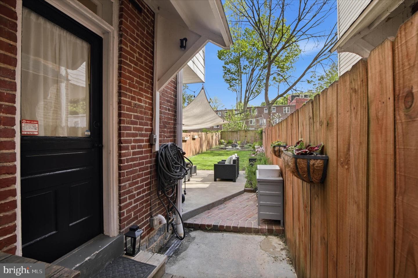 828 E Chestnut Street photo 33