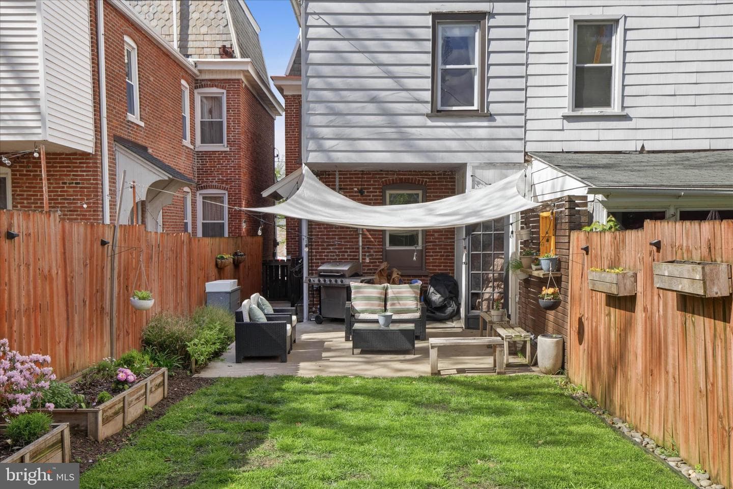 828 E Chestnut Street photo 35