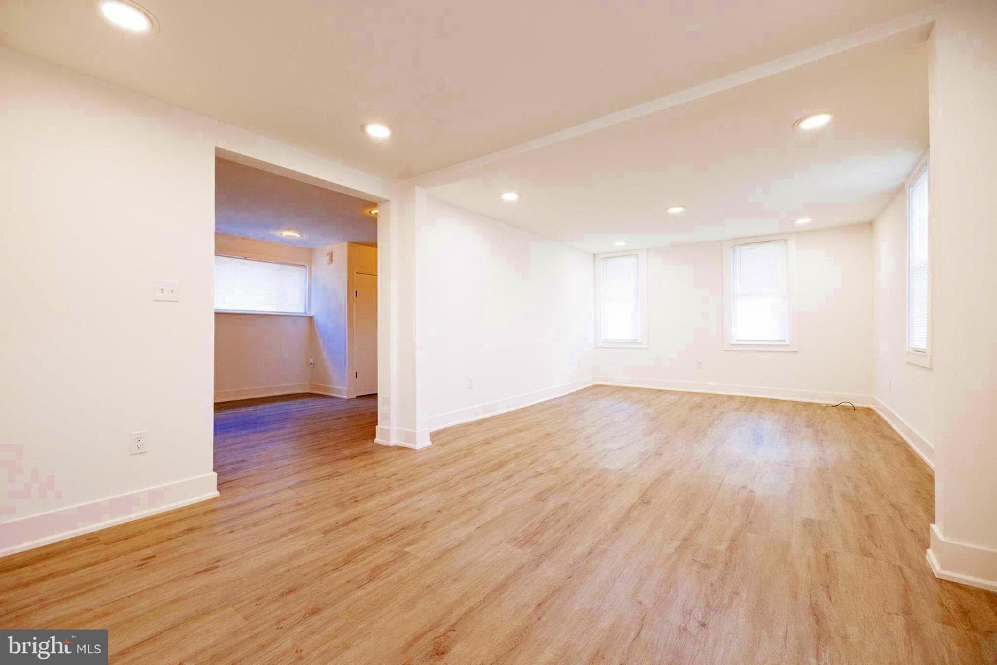 222 N Market Avenue photo 10