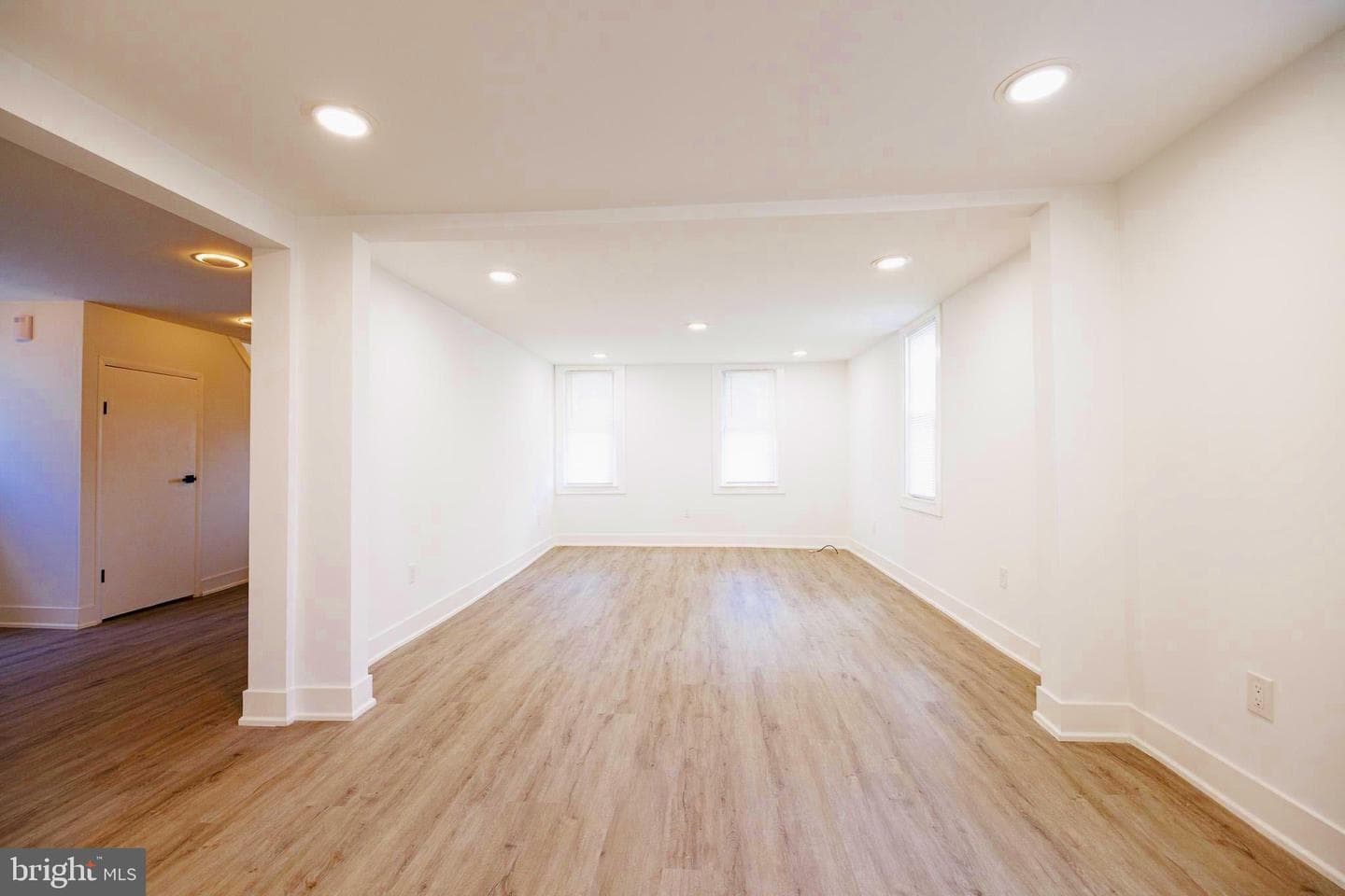 222 N Market Avenue photo 11