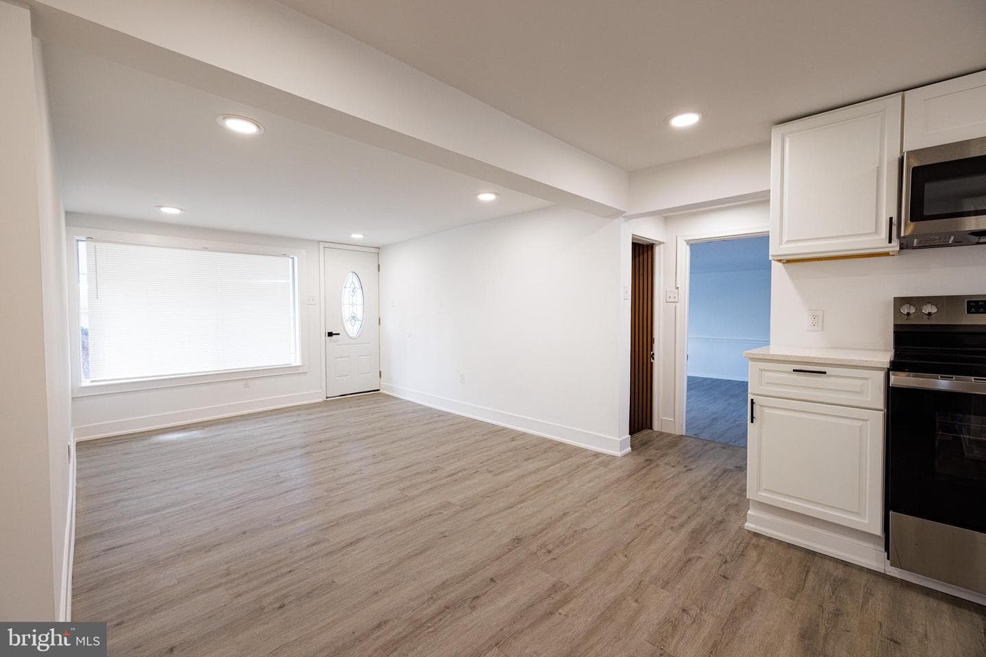 222 N Market Avenue photo 12