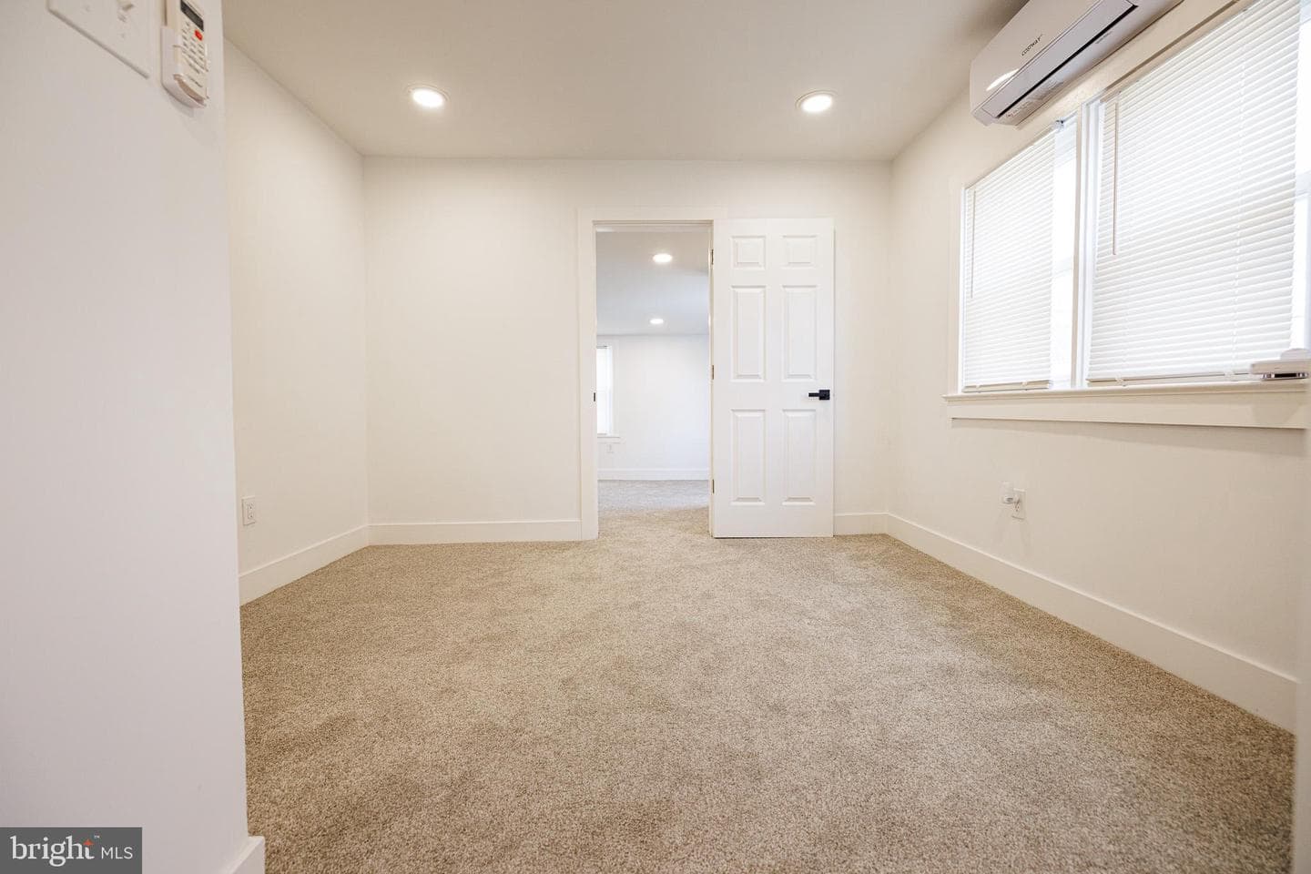 222 N Market Avenue photo 25