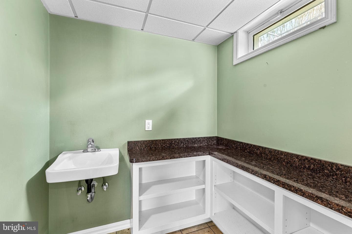 188 Hillcrest Road photo 32