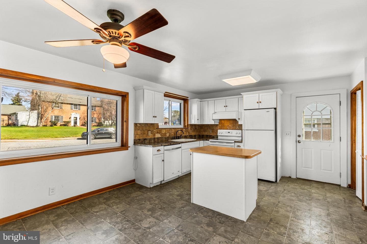 188 Hillcrest Road photo 5