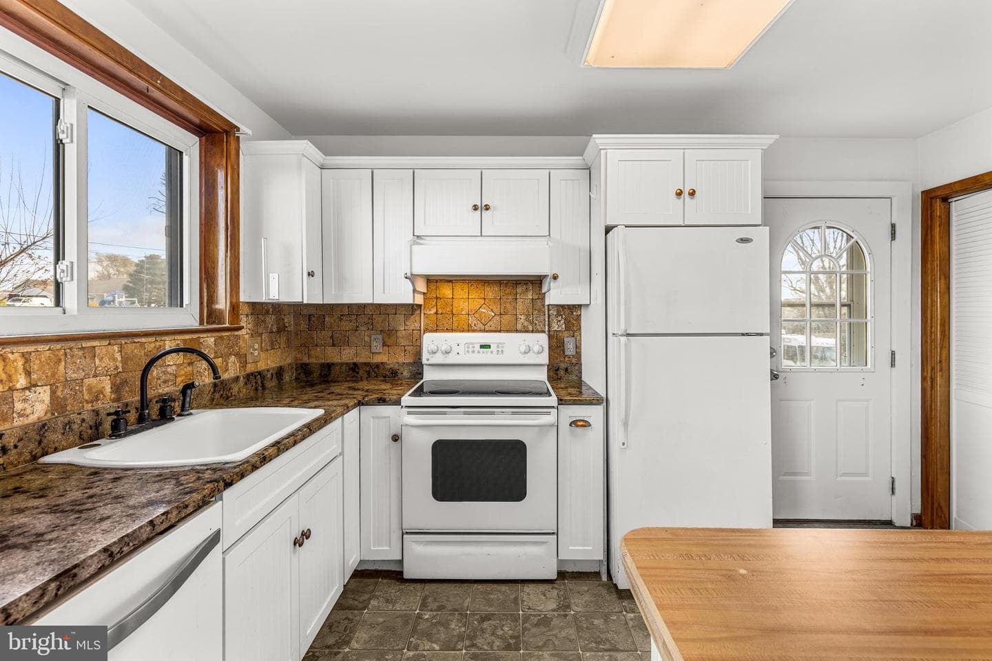 188 Hillcrest Road photo 8