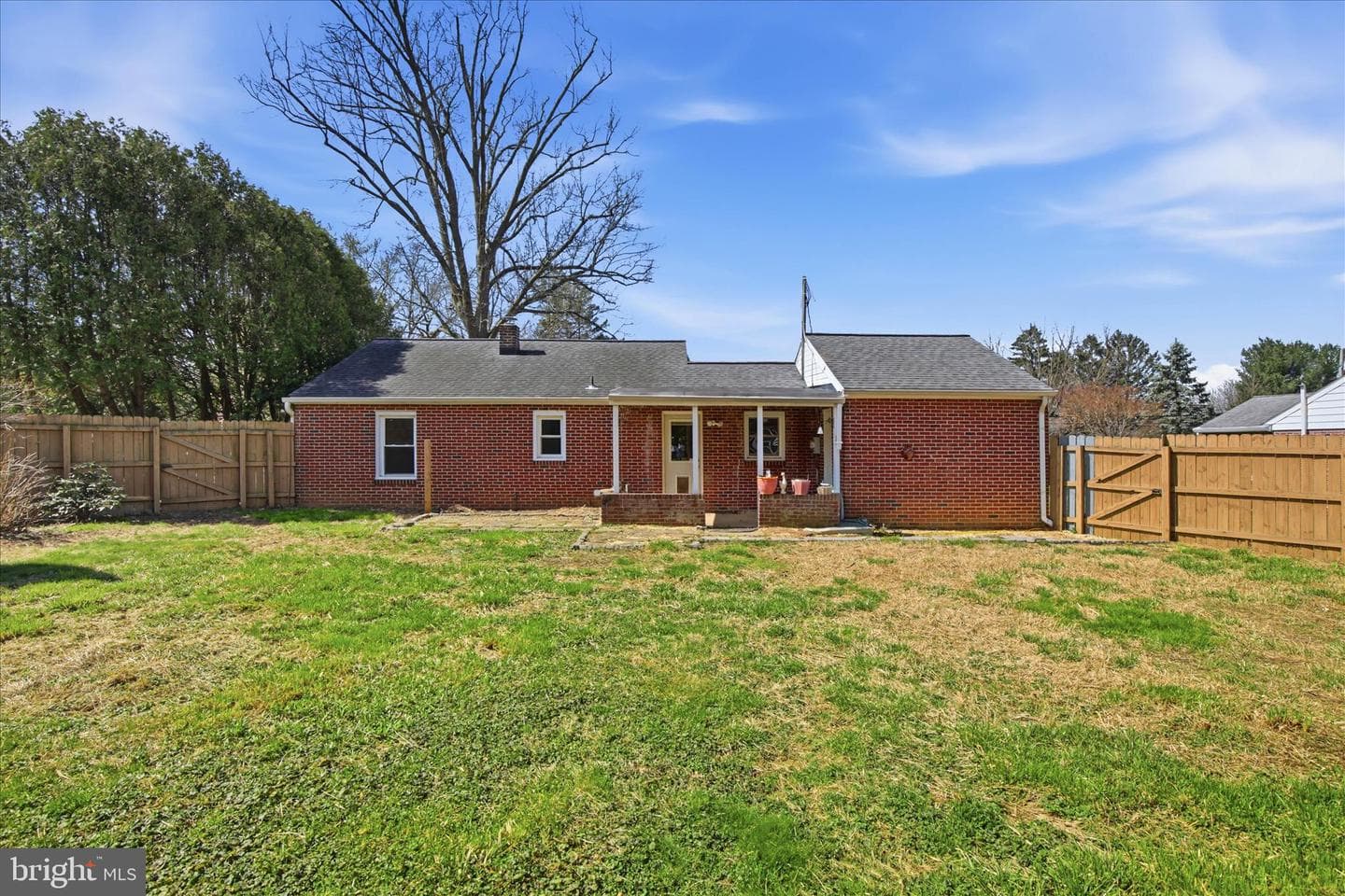 319 Dahlia Road photo 16