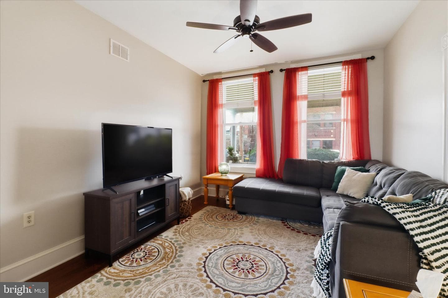 418 E Ross Street photo 12