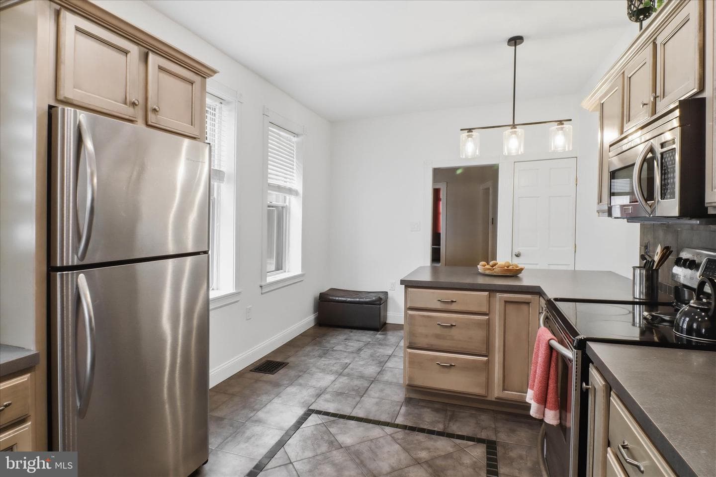 418 E Ross Street photo 21