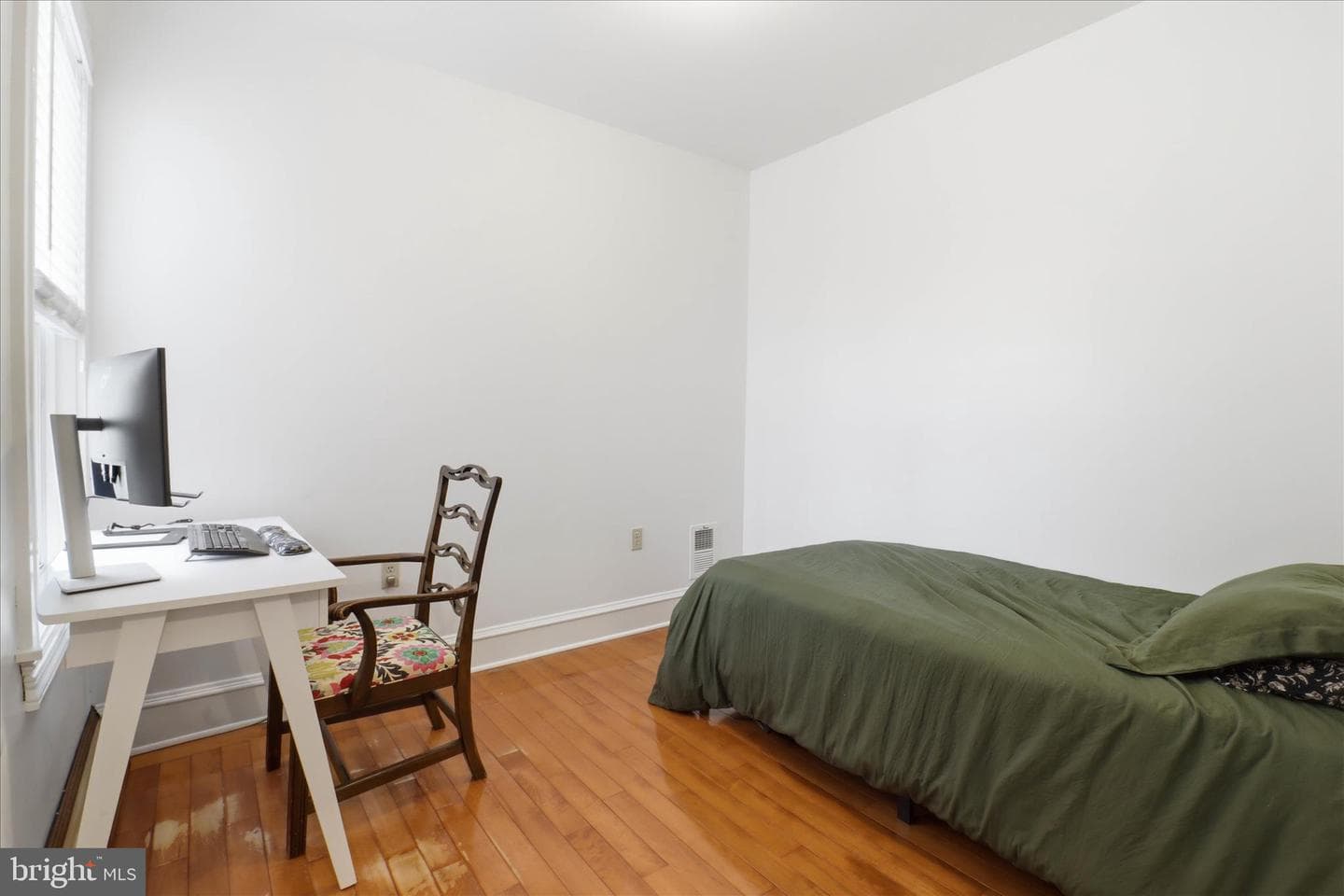 418 E Ross Street photo 29