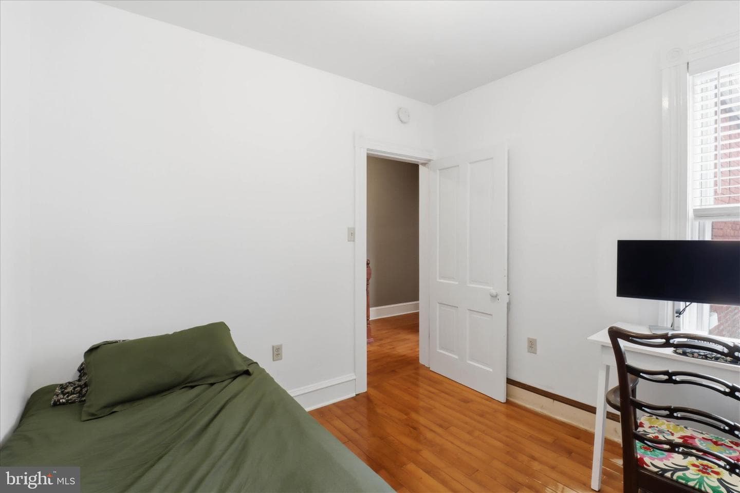 418 E Ross Street photo 30