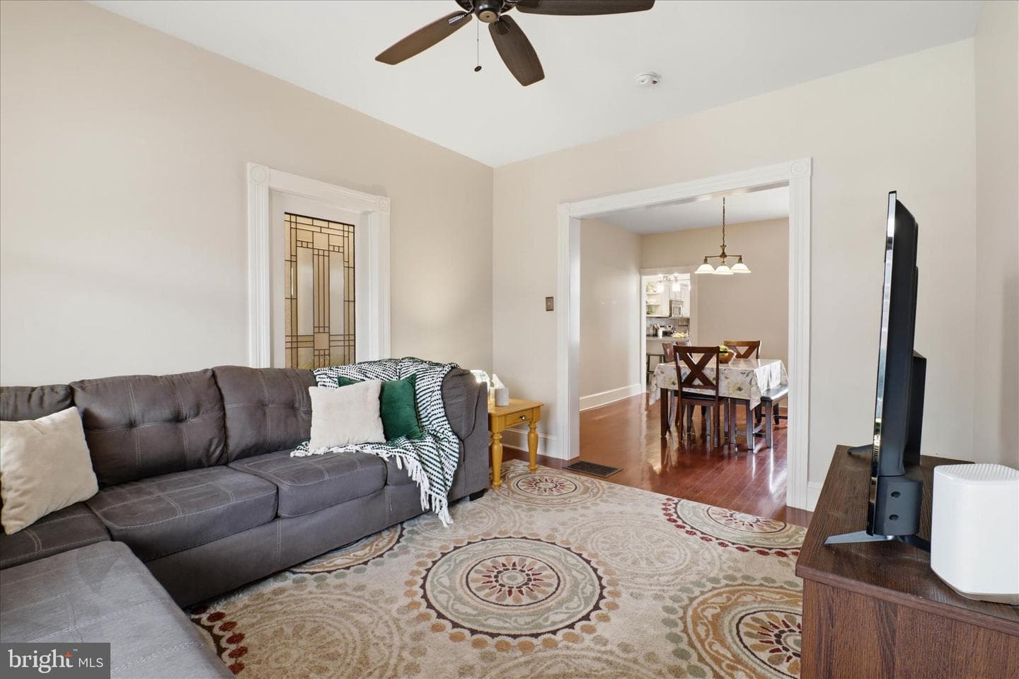 418 E Ross Street photo 4