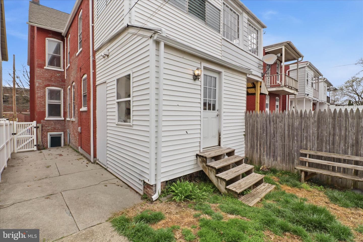 418 E Ross Street photo 44