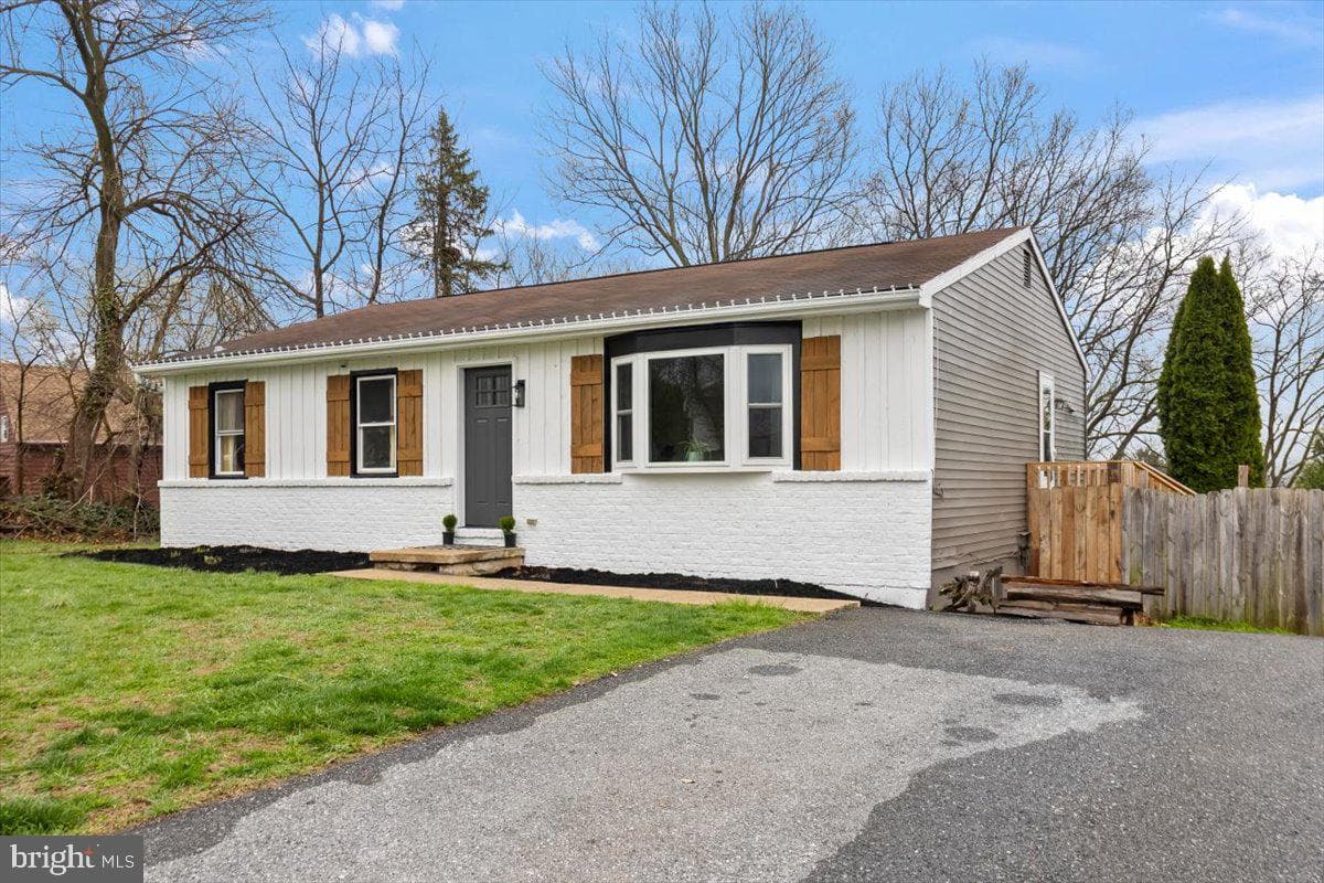 464 W Ridge Road photo 22