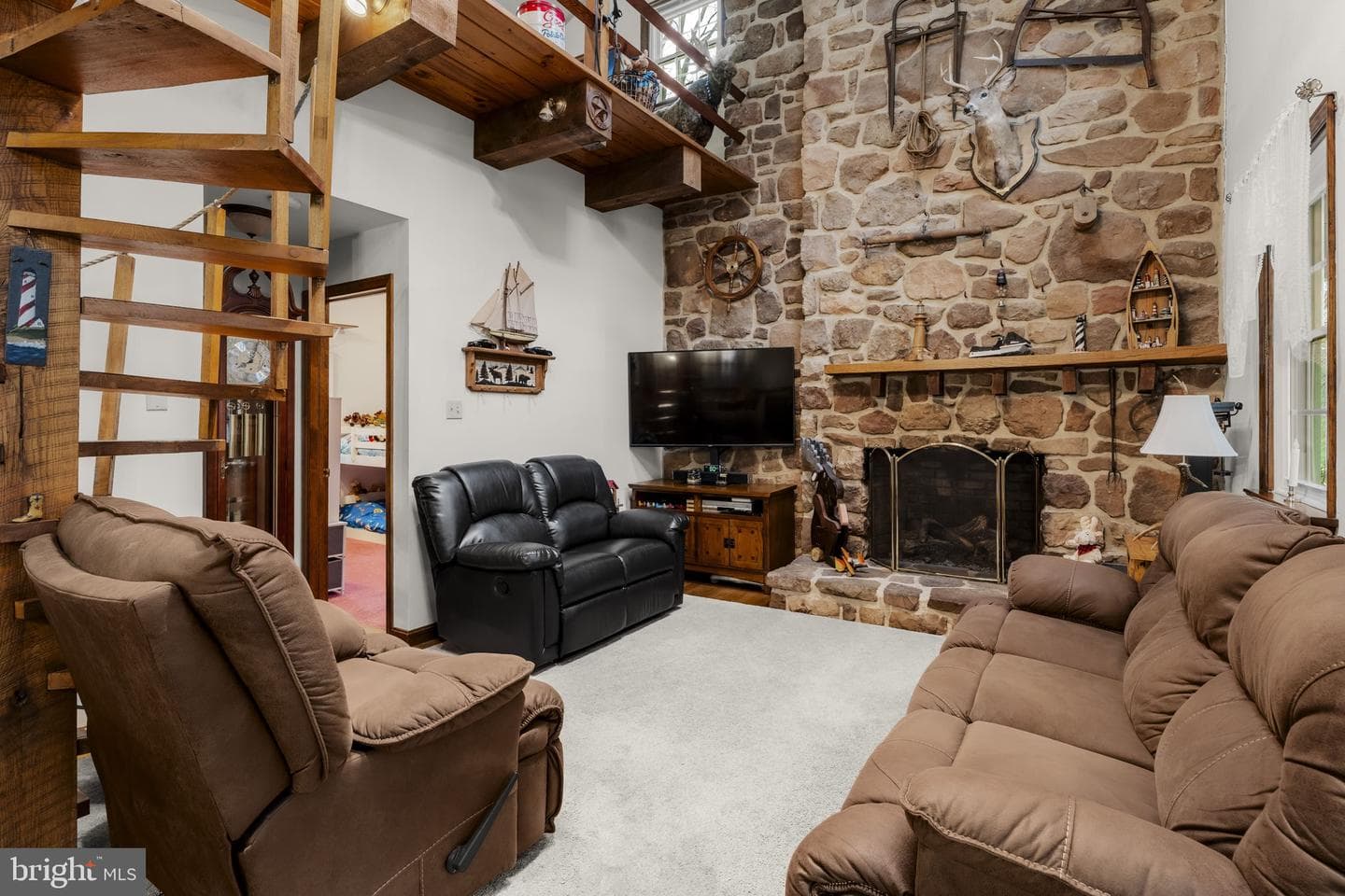1195 Seglock Road photo 3