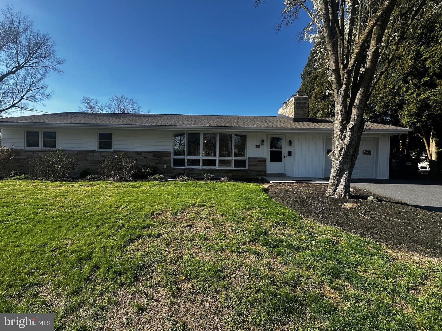 415 E Willow Street, Elizabethtown