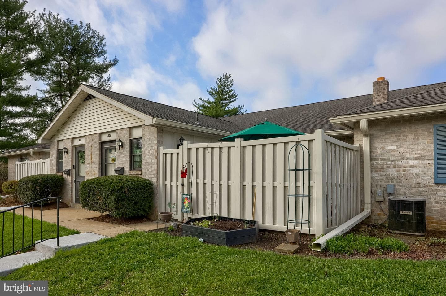 330 Valleybrook Drive photo 20