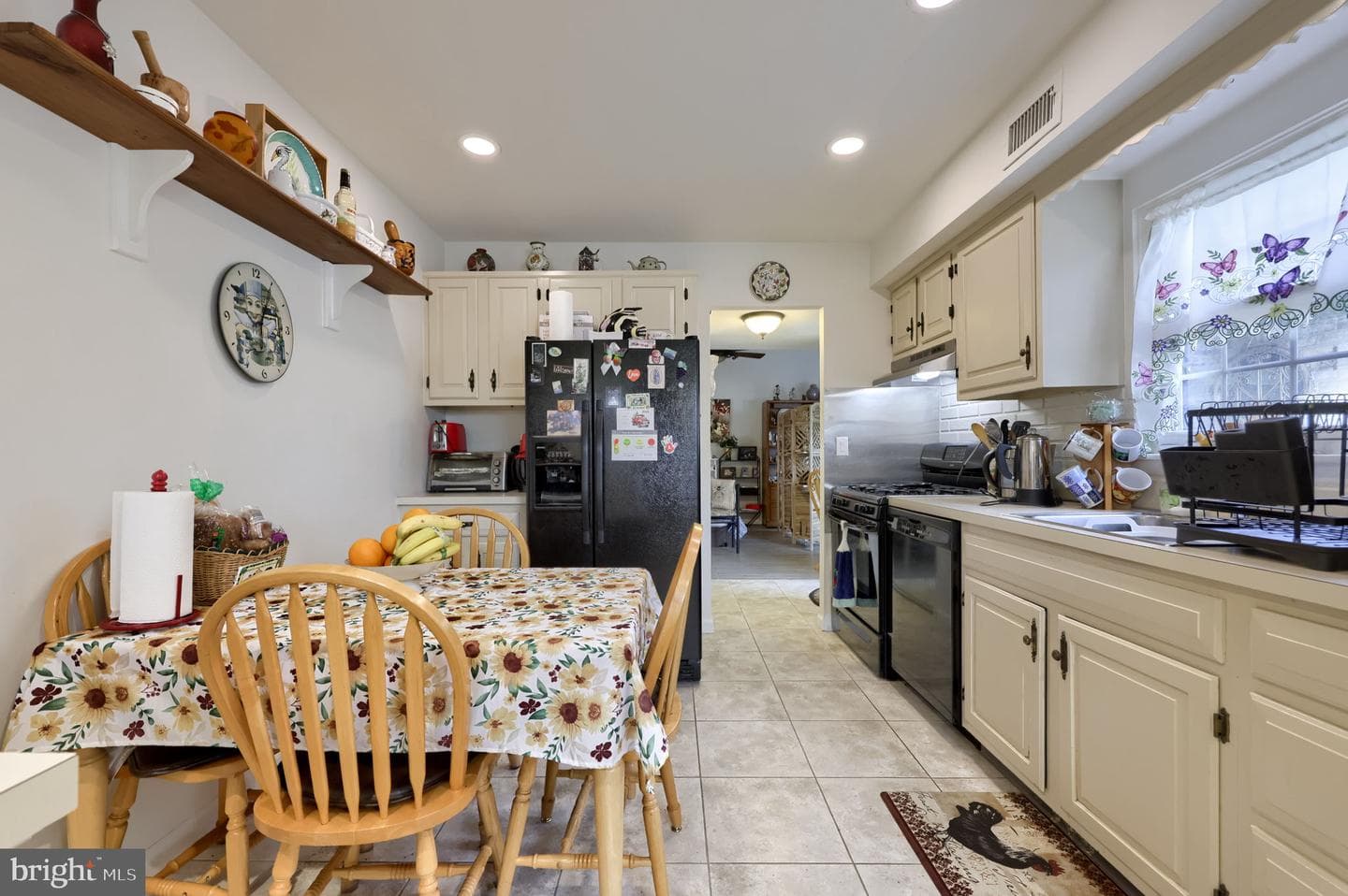 330 Valleybrook Drive photo 9