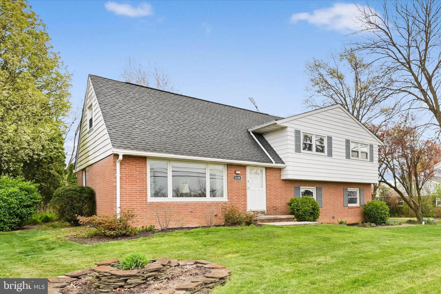 1109 Nissley Road photo 2