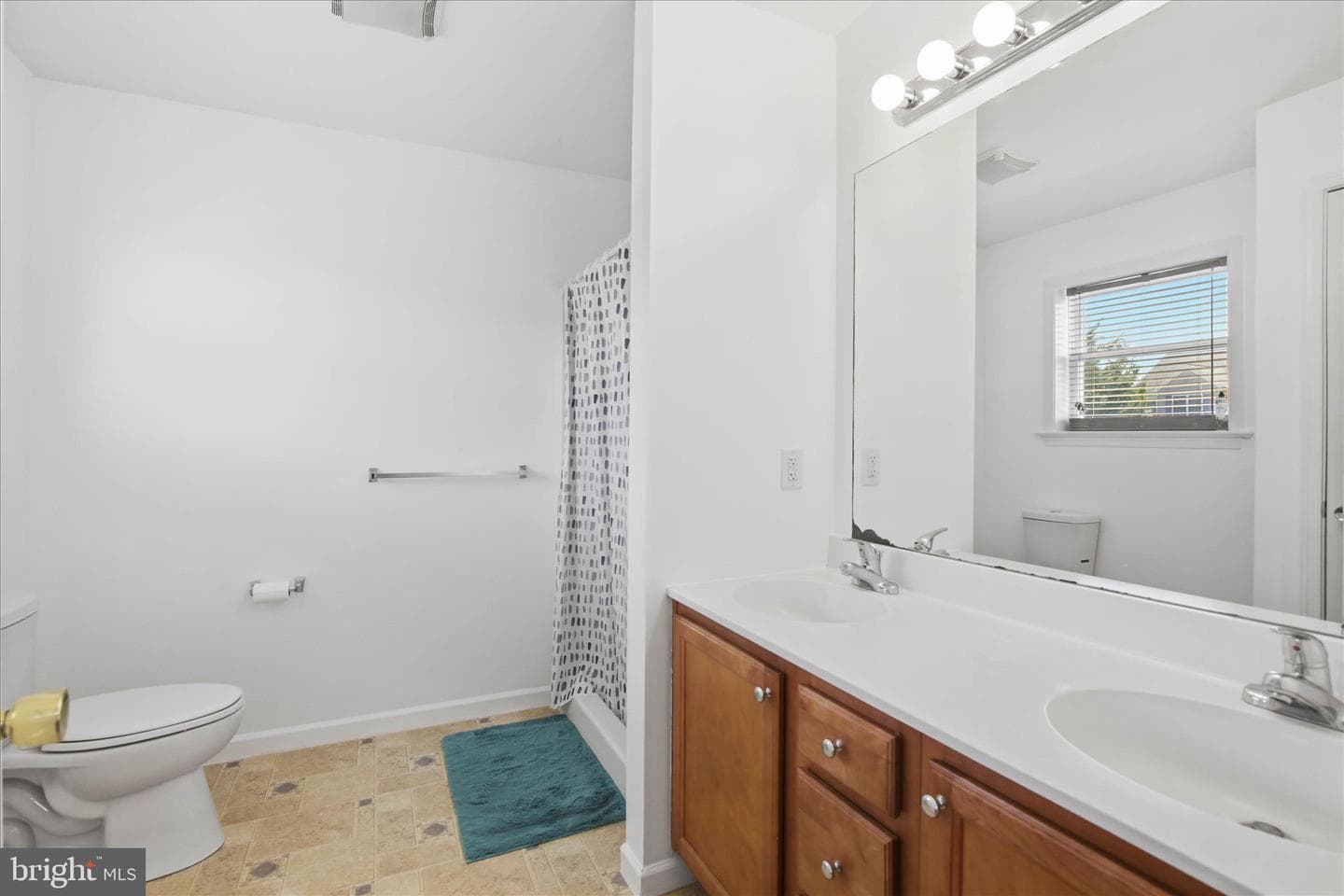 118 E Broad Street photo 17