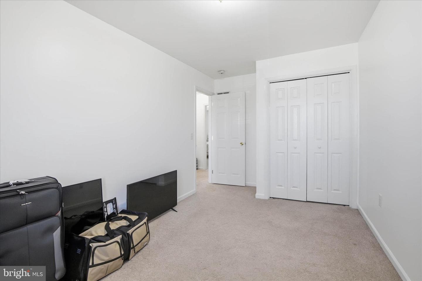 118 E Broad Street photo 23