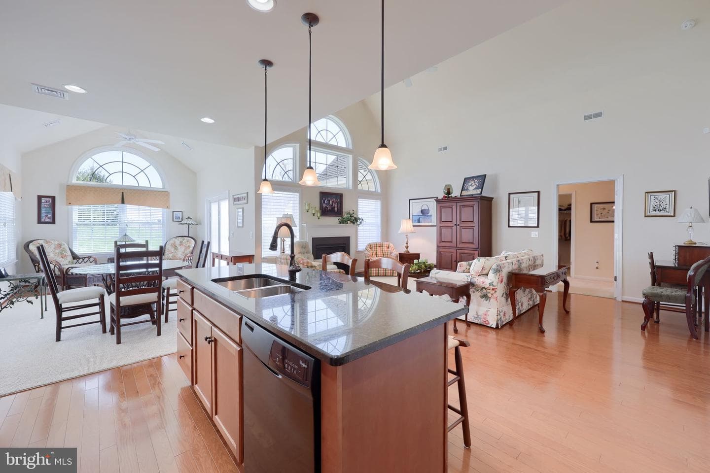 1444 Emerson Drive photo 11