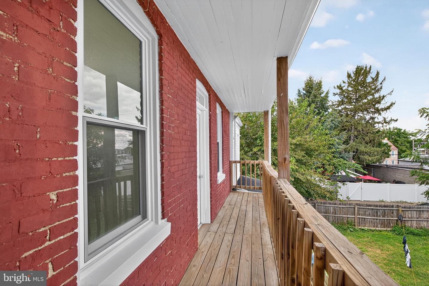 623 E Chestnut Street photo 37