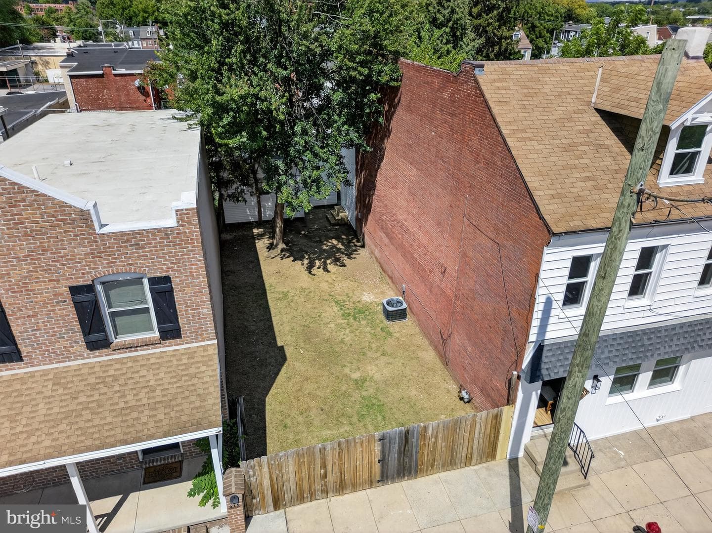 623 E Chestnut Street photo 53