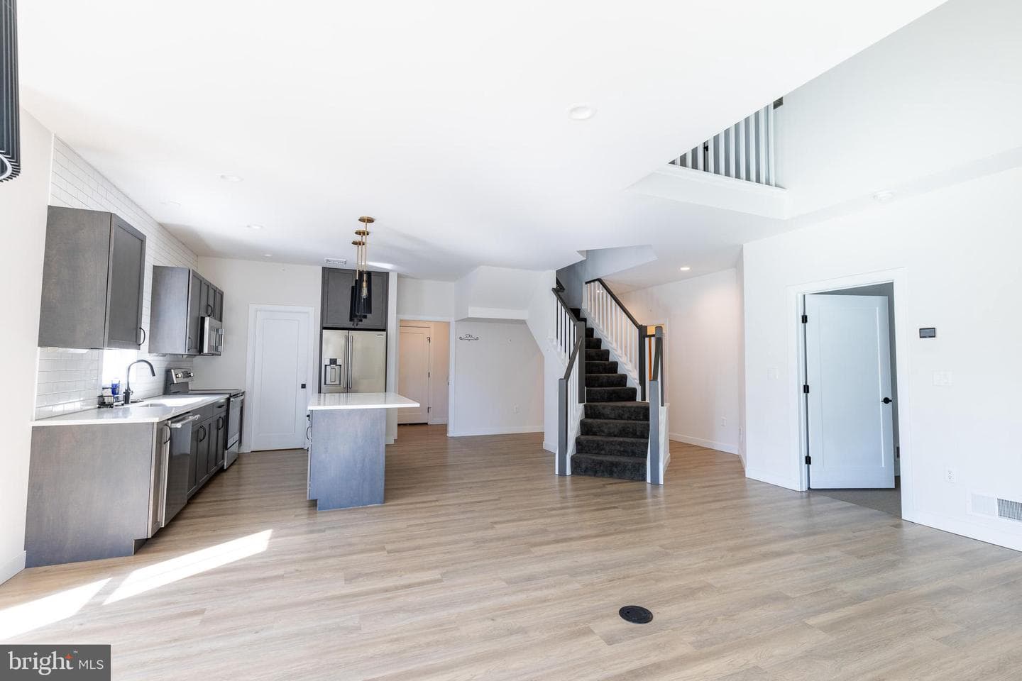 1404 Barrington Drive photo 23