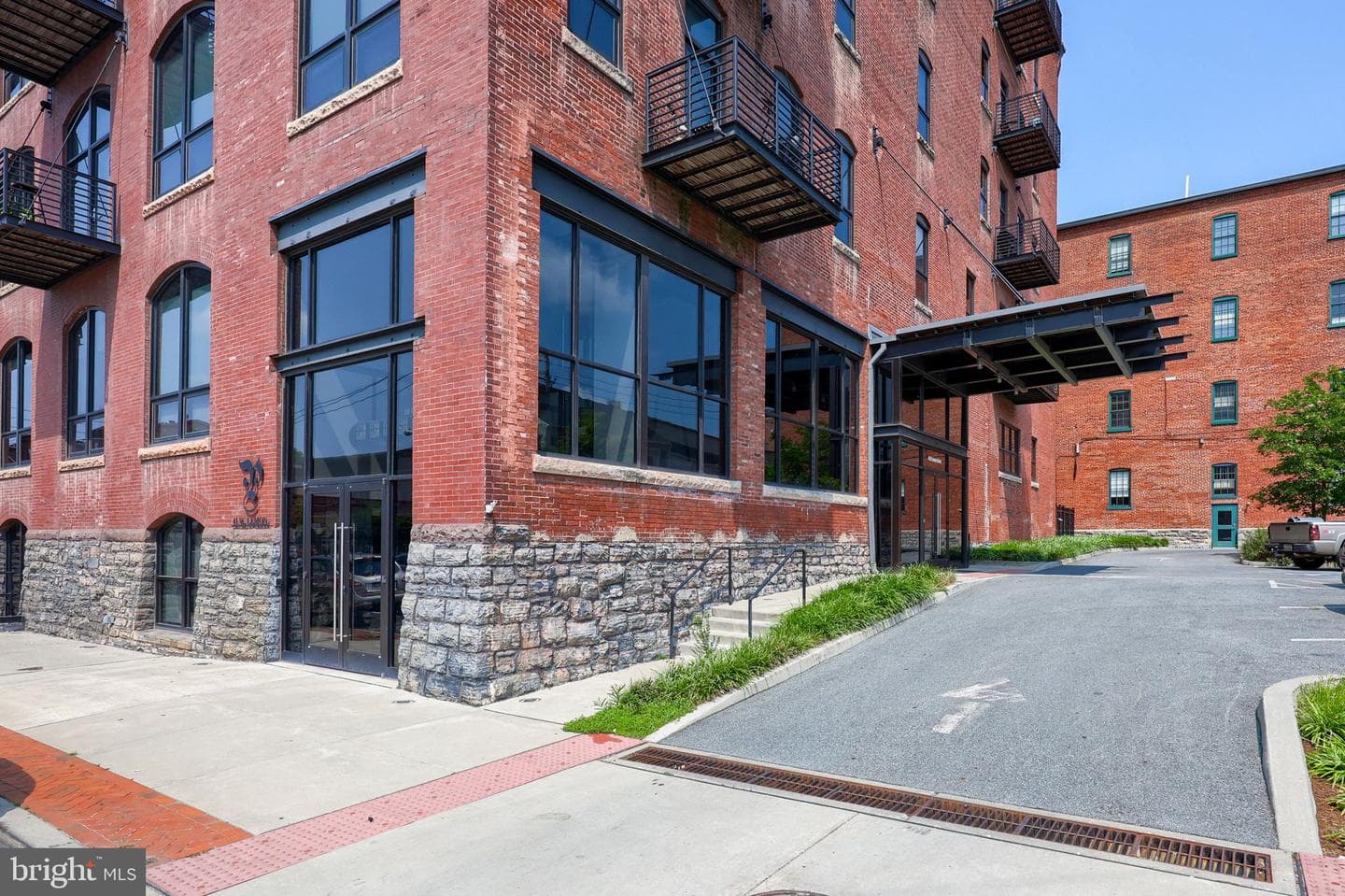 41 W Lemon Street #210, Lancaster