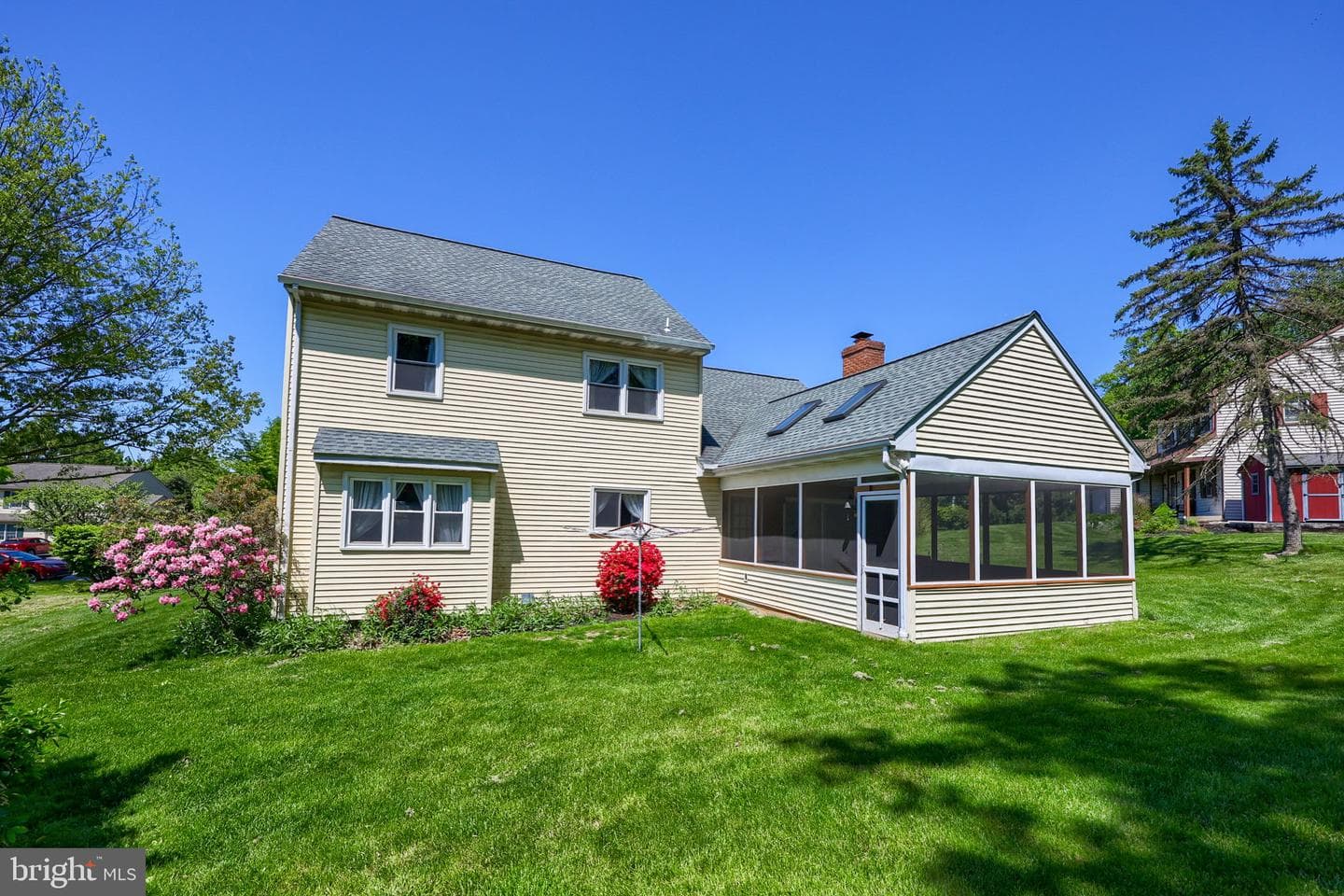 1037 Signal Hill Lane photo 2