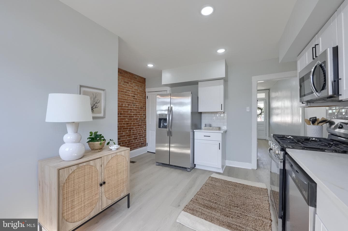 318 E Liberty Street photo 12