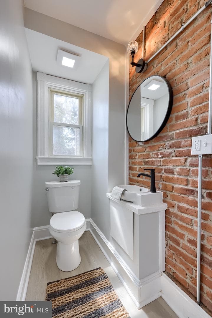 318 E Liberty Street photo 14