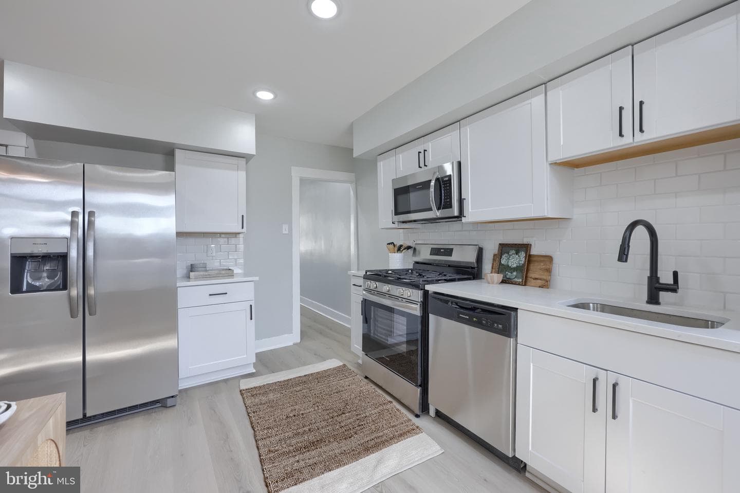 318 E Liberty Street photo 8