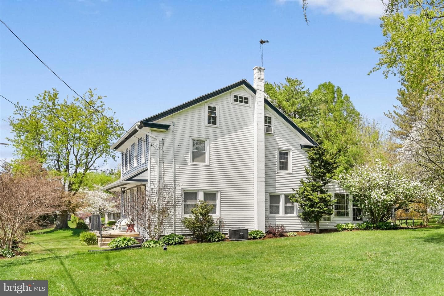 1523 Village Road photo 33