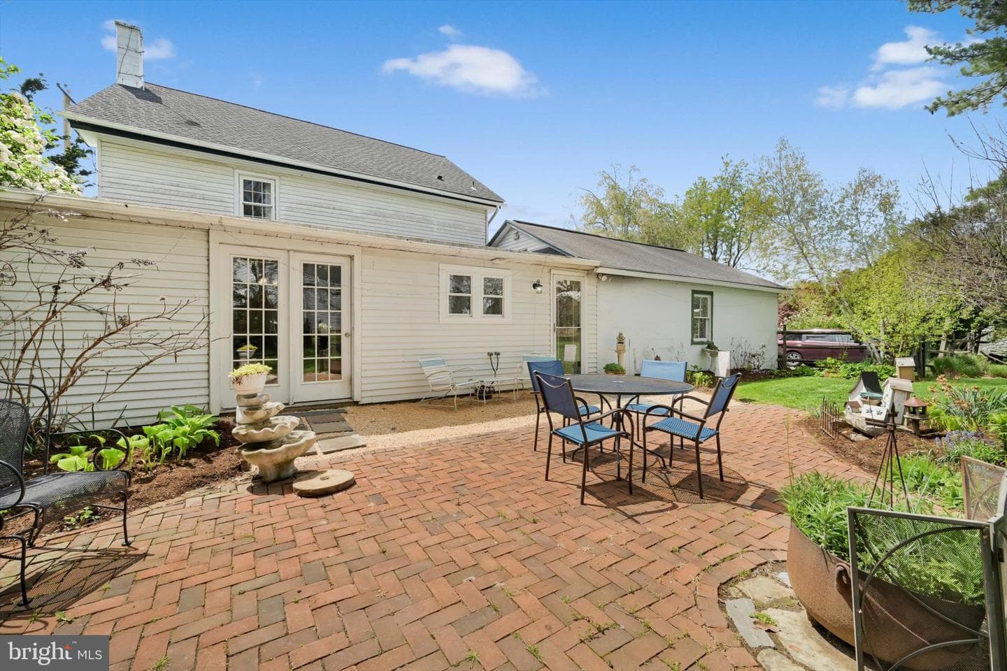 1523 Village Road photo 36