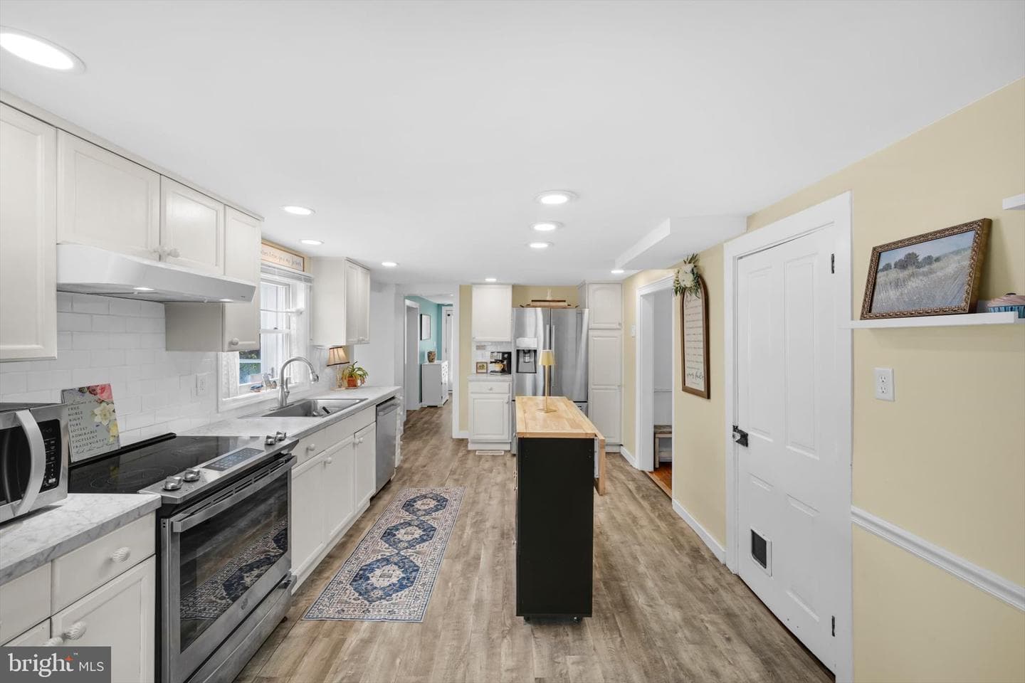 1523 Village Road photo 7