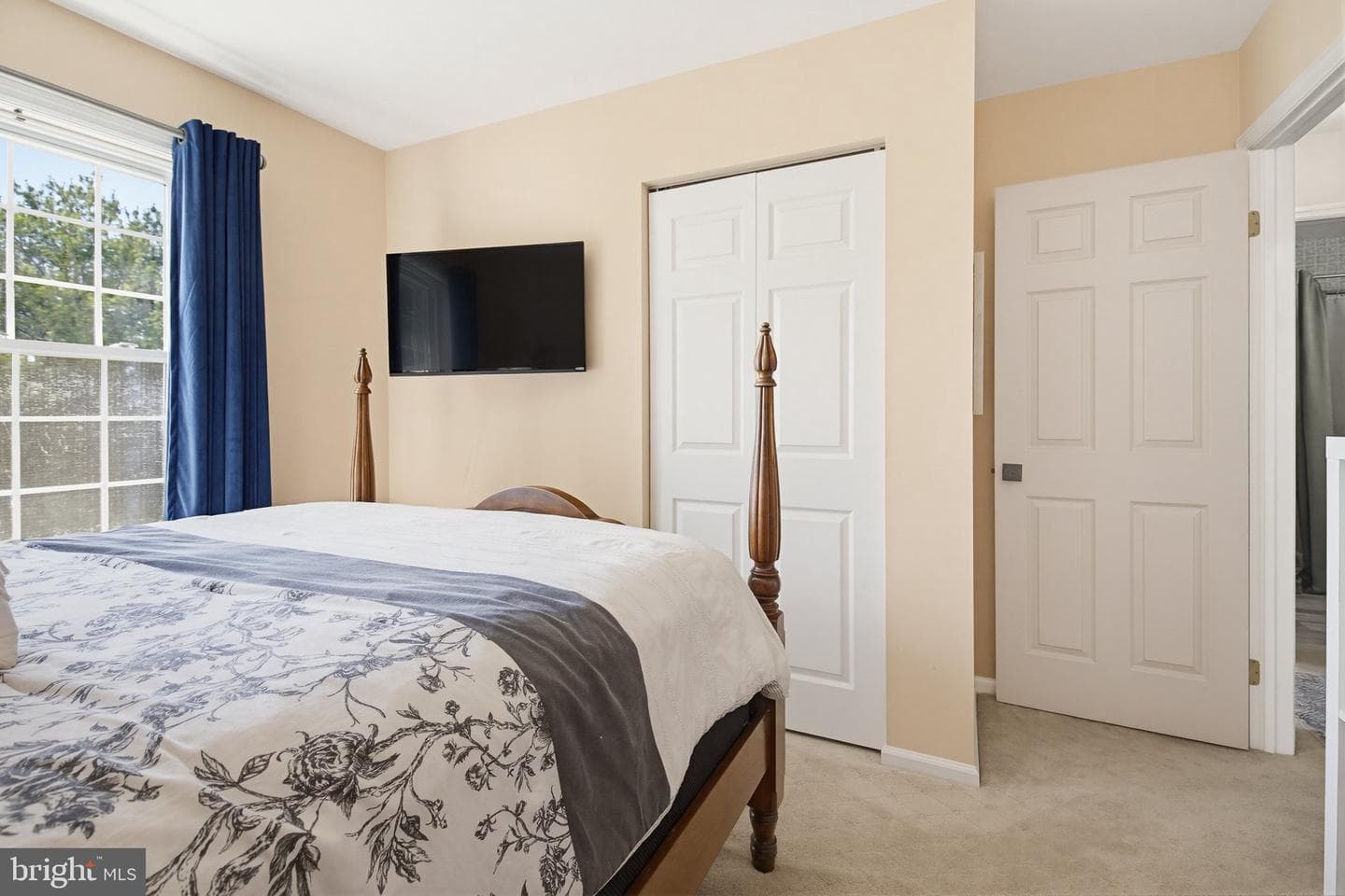 217 Winding Hill Drive photo 16