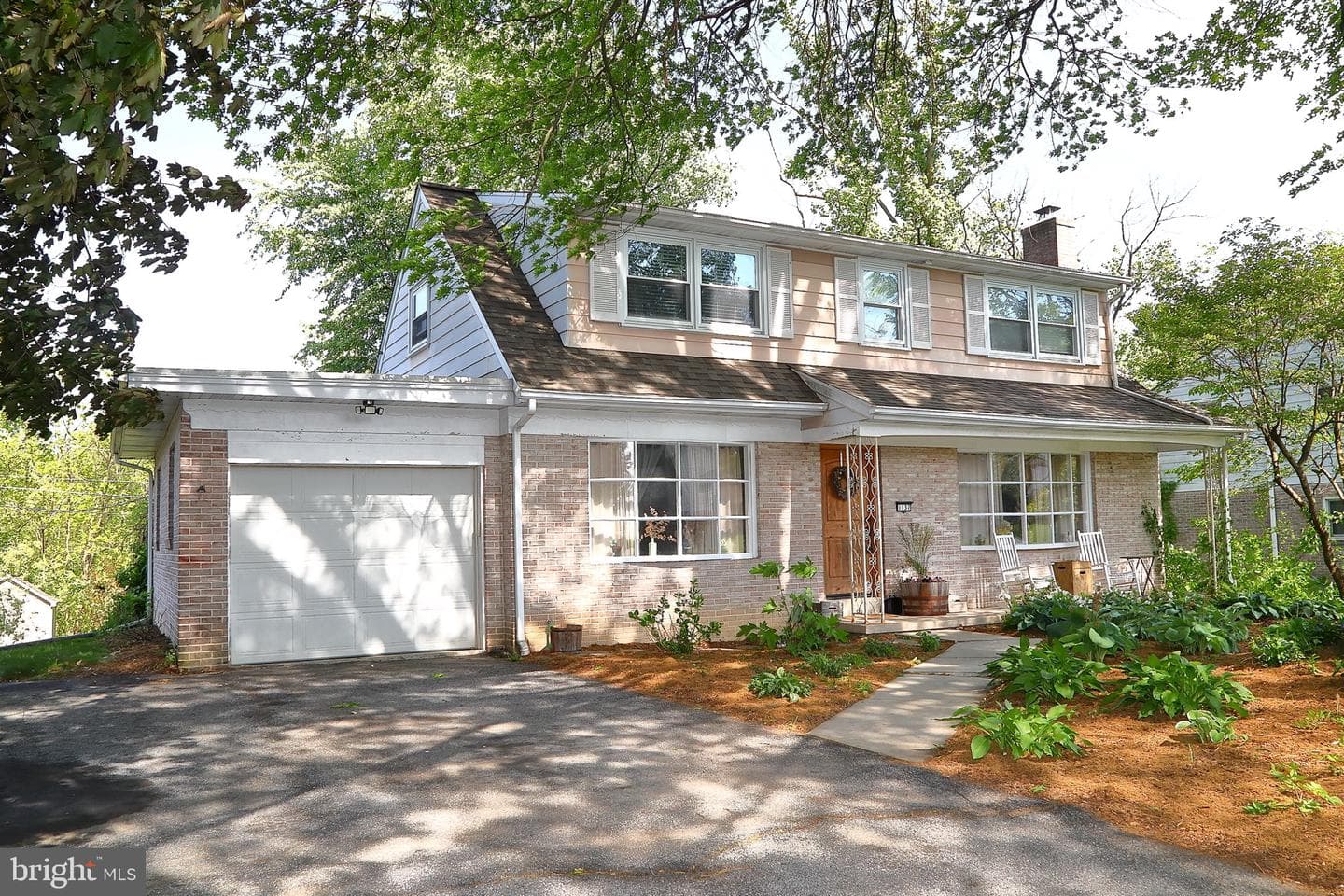 1137 Devonshire Road photo 2