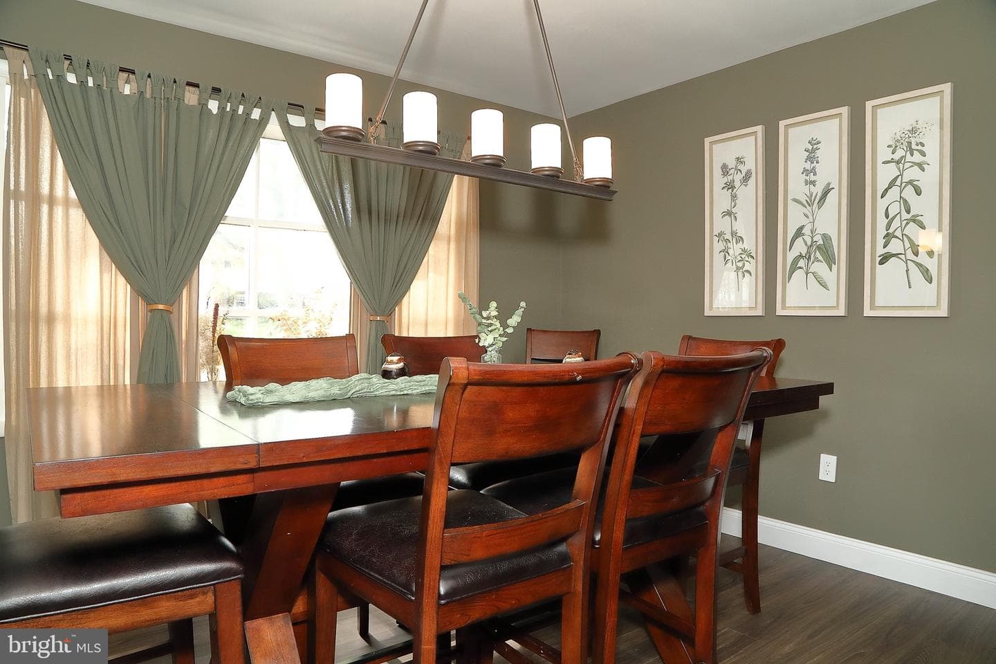 1137 Devonshire Road photo 32