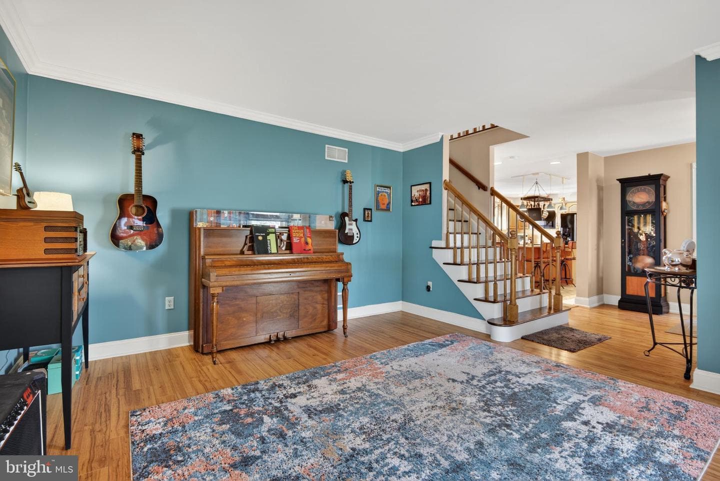 205 Cambridge Drive photo 13