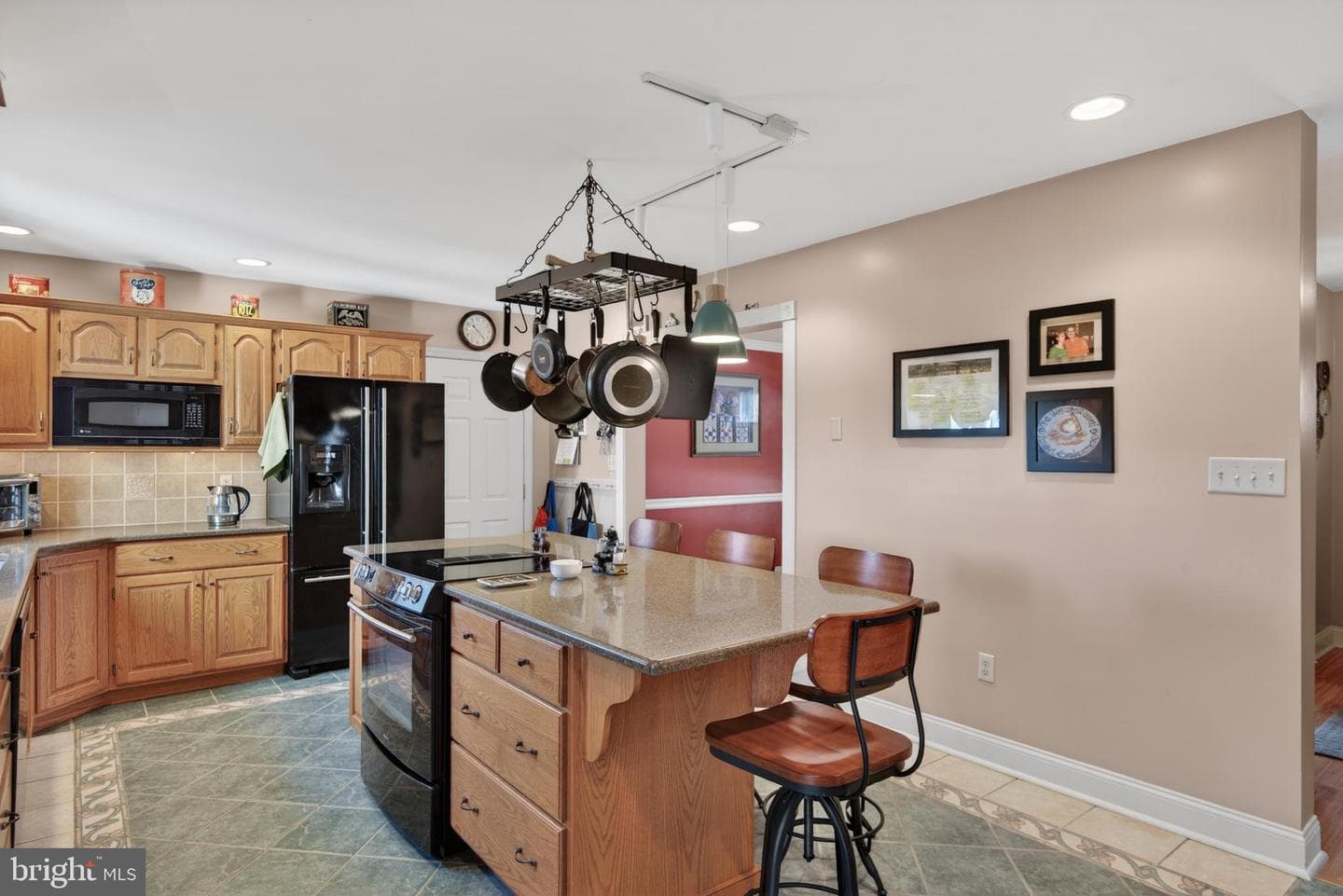 205 Cambridge Drive photo 18