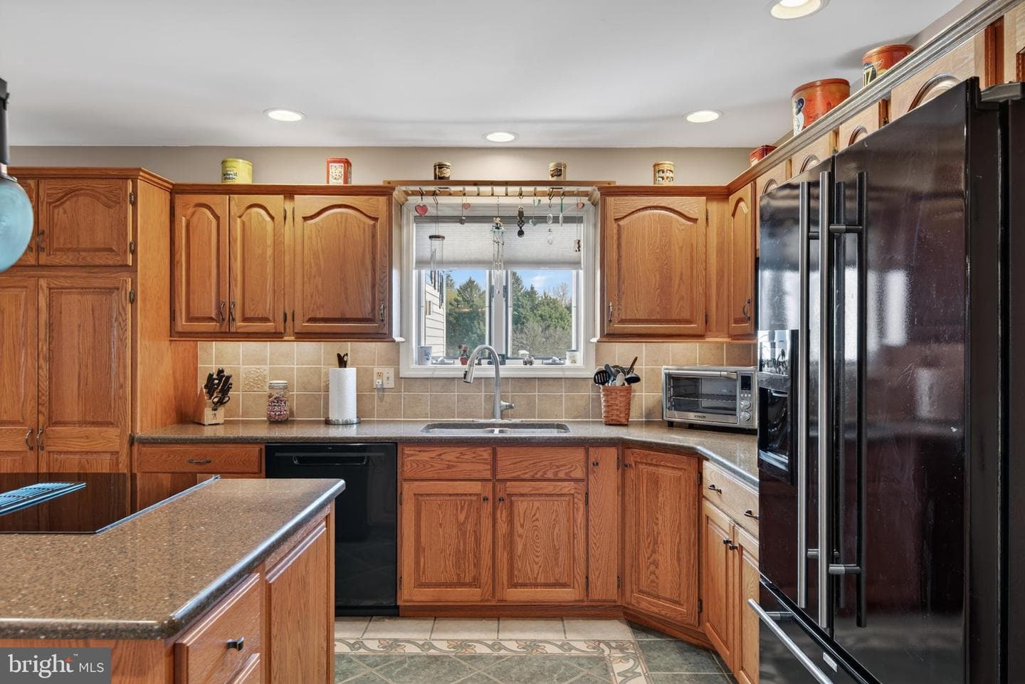 205 Cambridge Drive photo 19