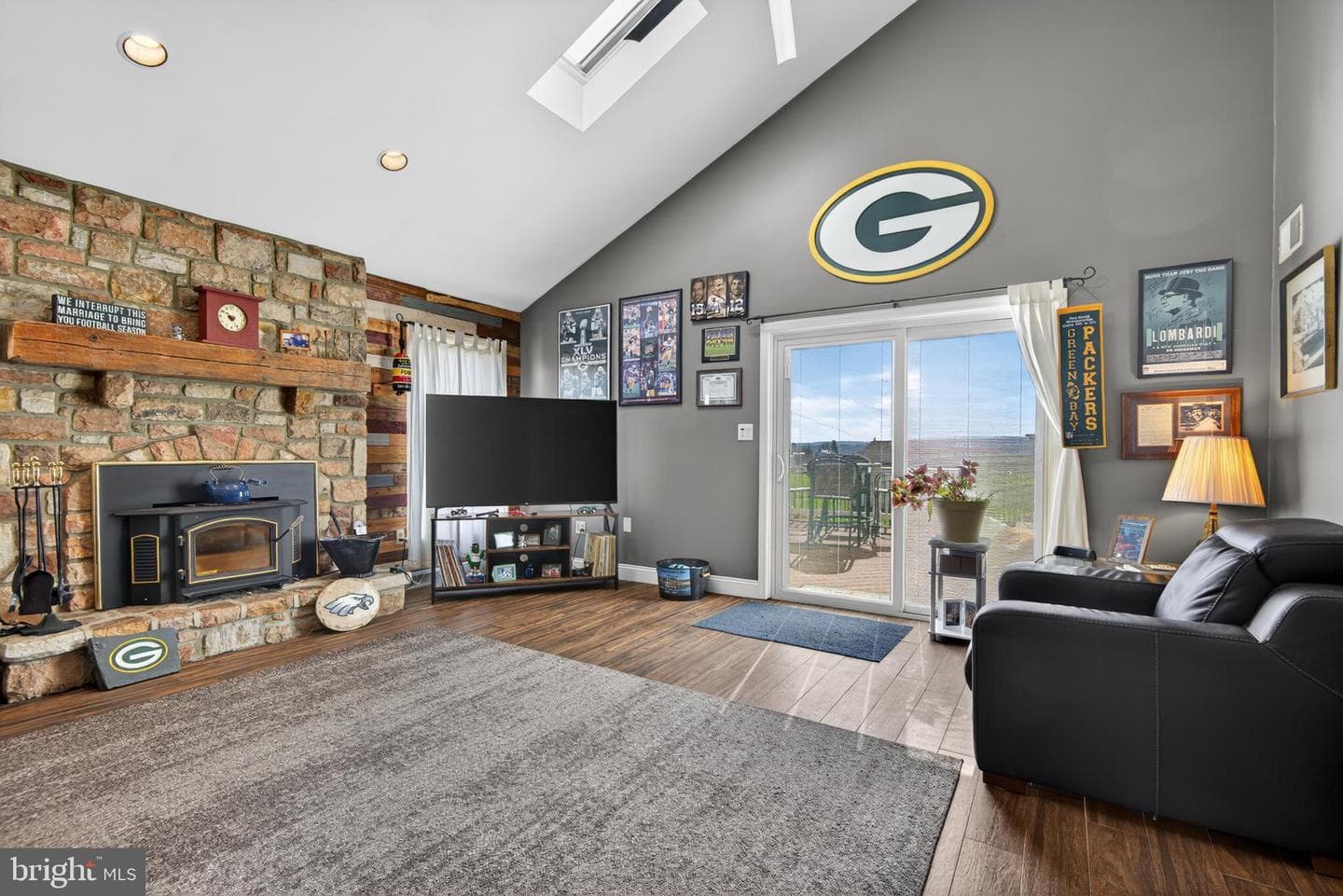 205 Cambridge Drive photo 21