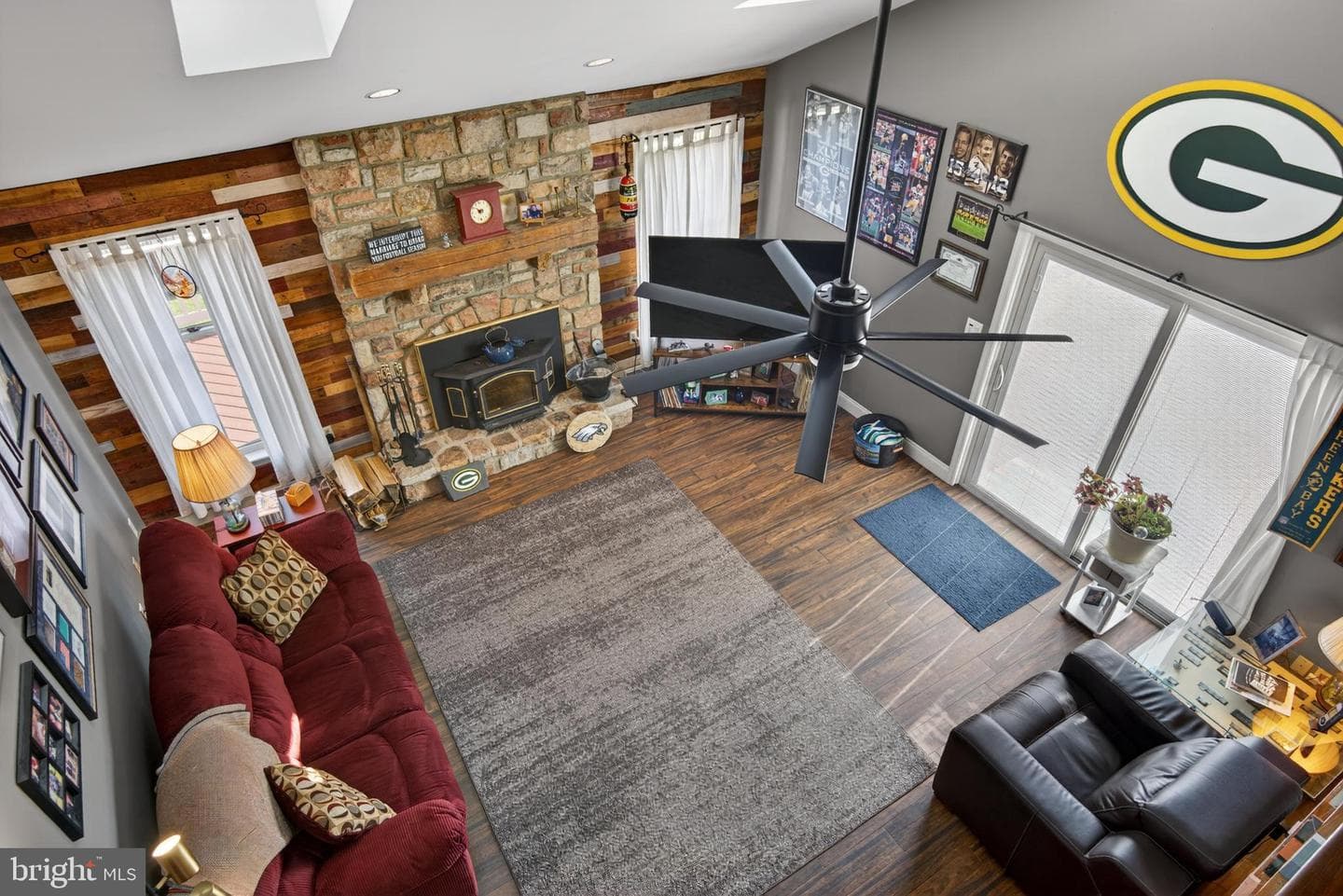 205 Cambridge Drive photo 26