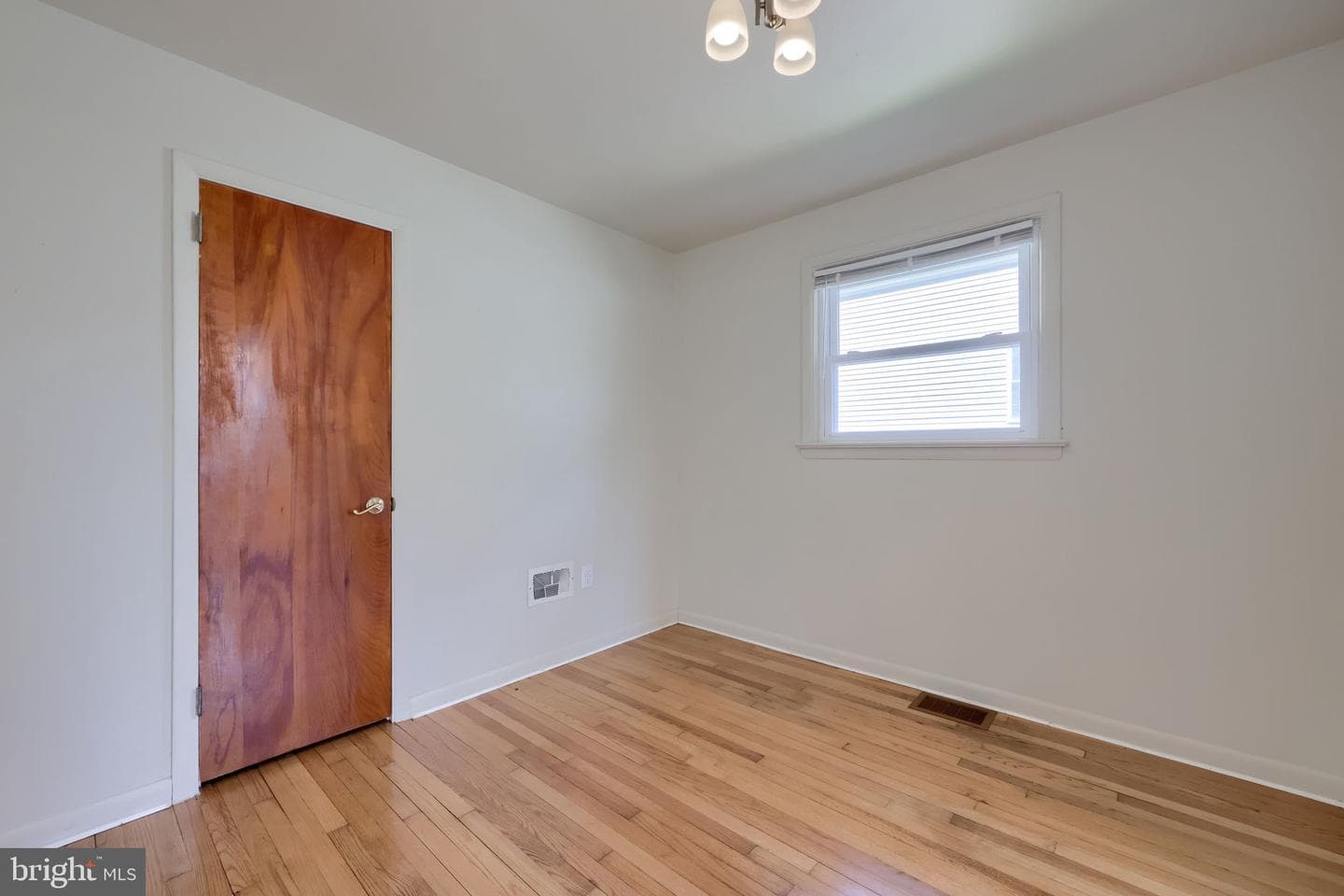 201 Frances Avenue photo 32