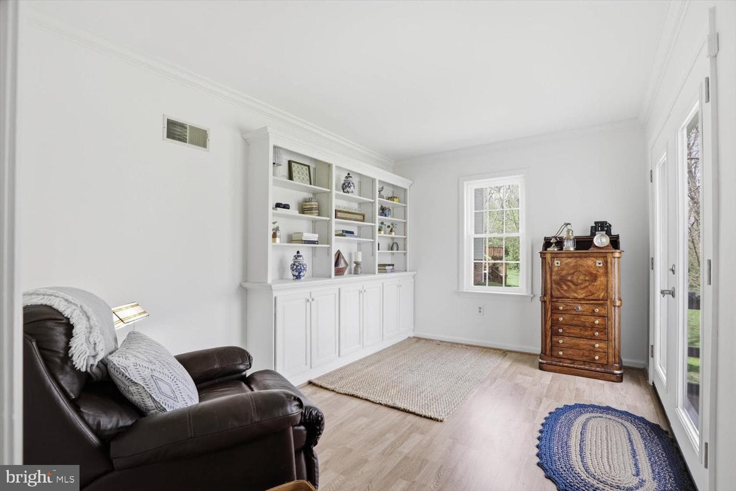 413 Glenbrook Court photo 14